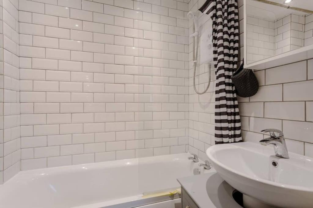 Quiet & Secluded House St Albans