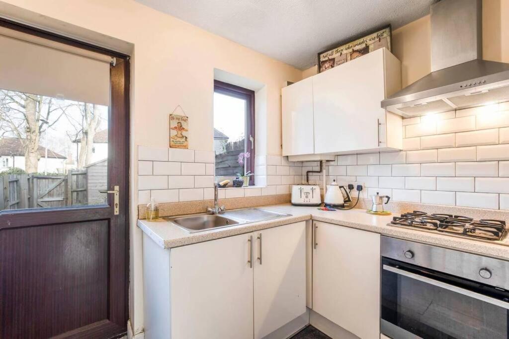 Quiet & Secluded House St Albans