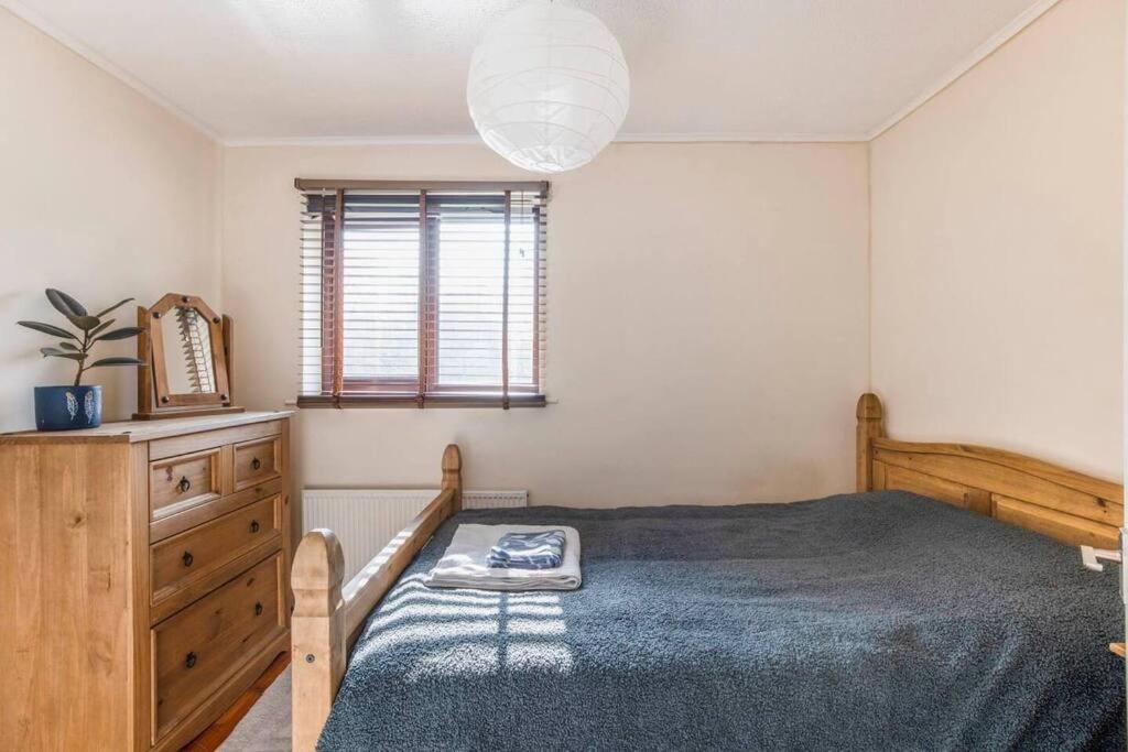Quiet & Secluded House * St Albans